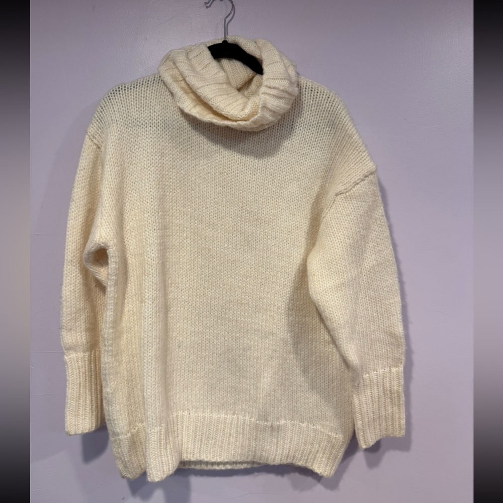 White Cowl neck American‎ Eagle long Sweater / dress